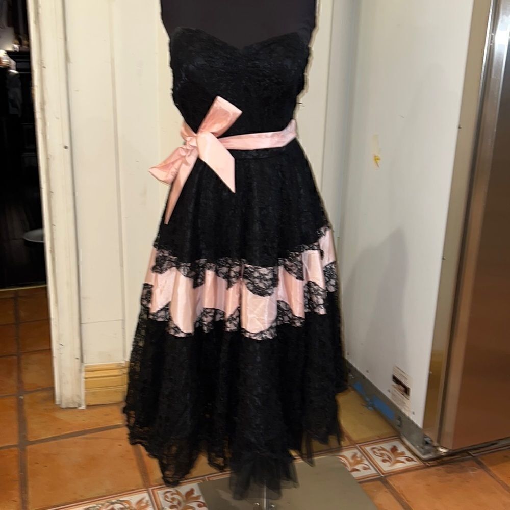 Betsey Johnson size 6 womens dress wedding parties events prom black pink lace